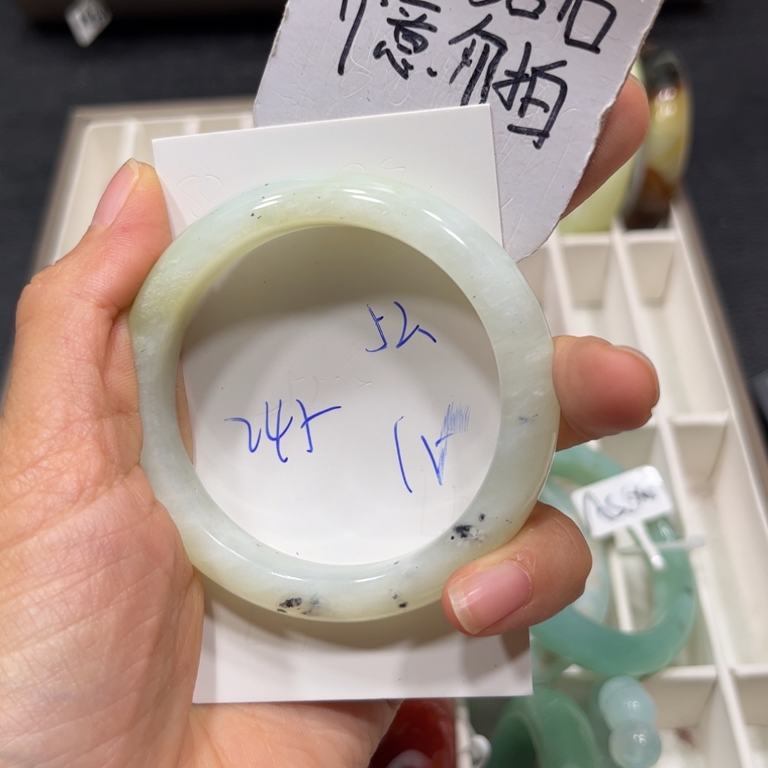 未镶嵌蛇纹石玉手镯