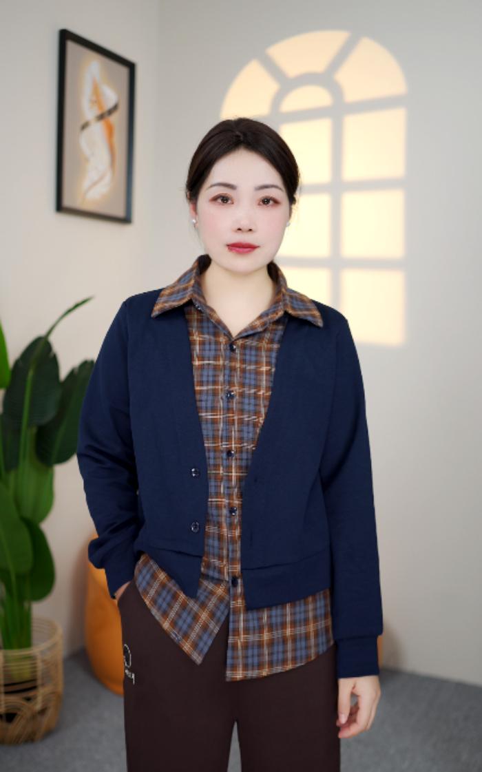 2025秋季女士新品时尚显瘦假两件设计感减龄拼接格子长袖上衣