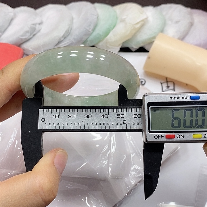 翡翠手镯未镶嵌322 