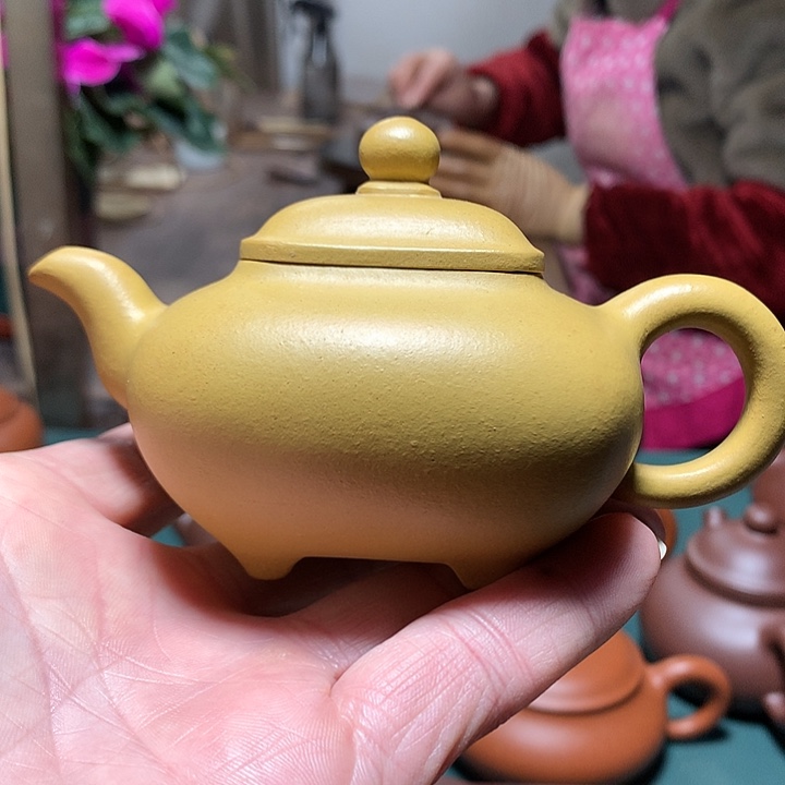 紫砂茶壶传炉黄金段泥手工制作