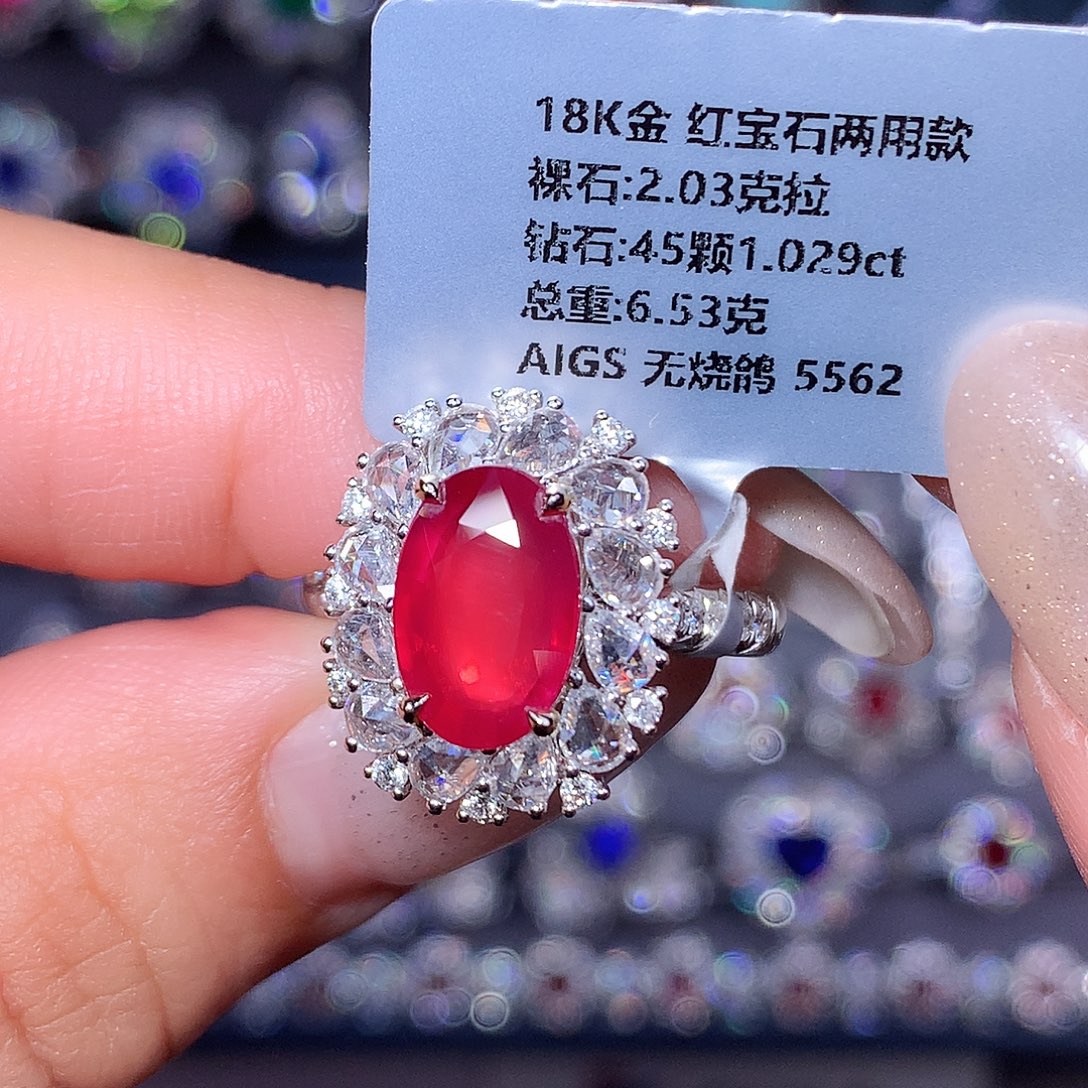 戒指18K金镶嵌红宝石
