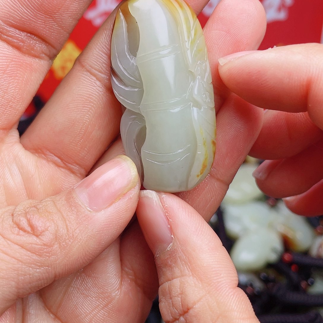 和田玉颈饰未镶嵌