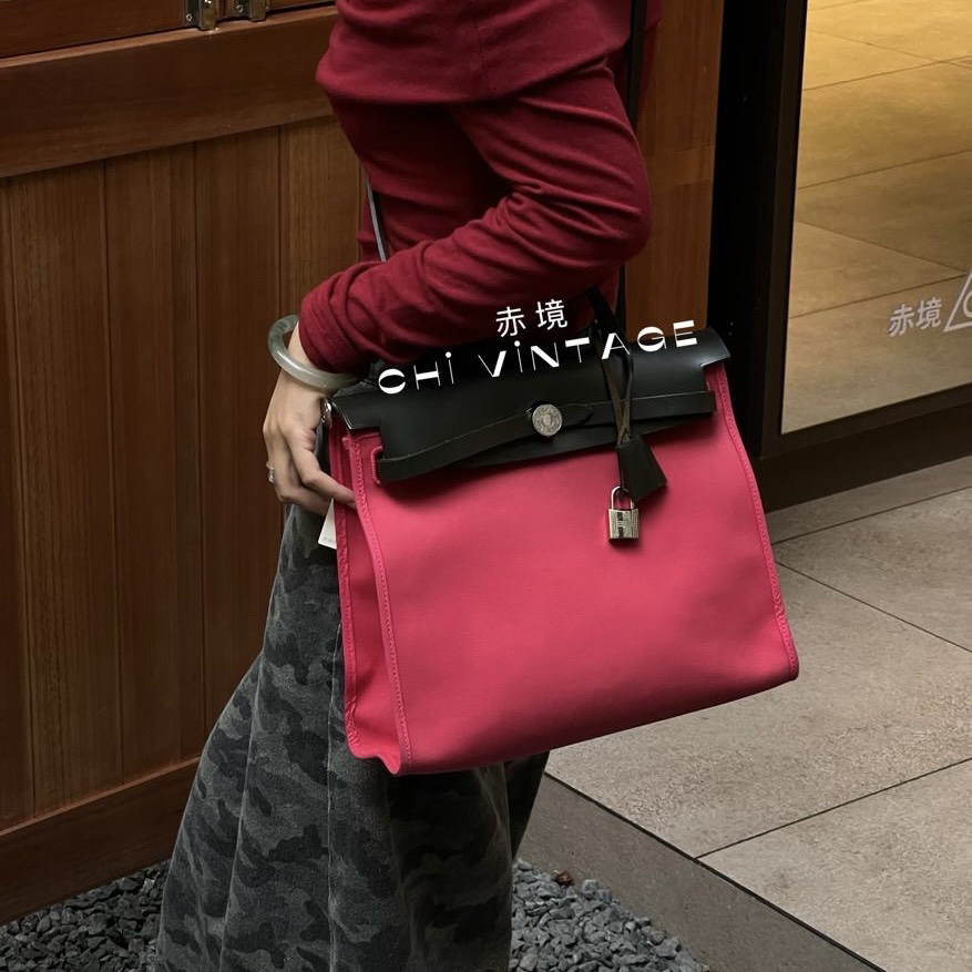 99新 Hermes/爱马仕 0644 玫红拼黑31herbag斜挎包A刻