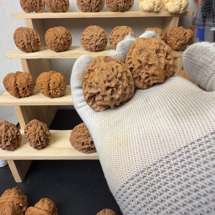 文玩核桃吊坠苹果园