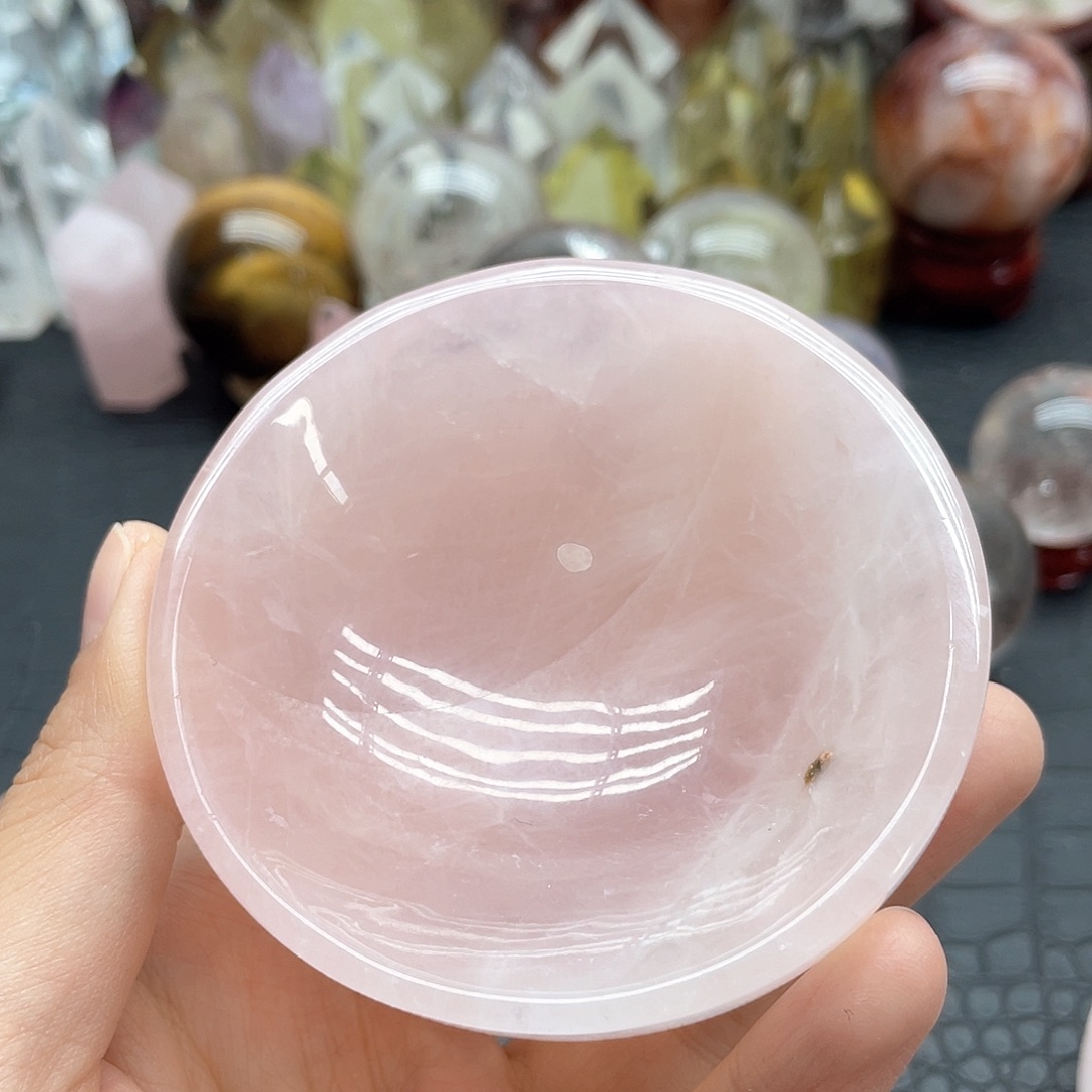 欣***a珠宝半成品水晶未镶嵌48粉晶碗