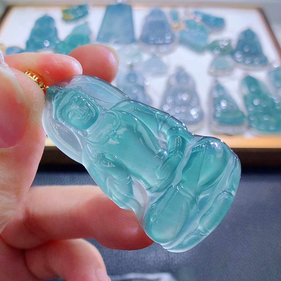 翡翠颈饰18K金镶嵌翡翠