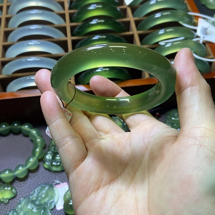 蛇纹石玉未镶嵌手镯56