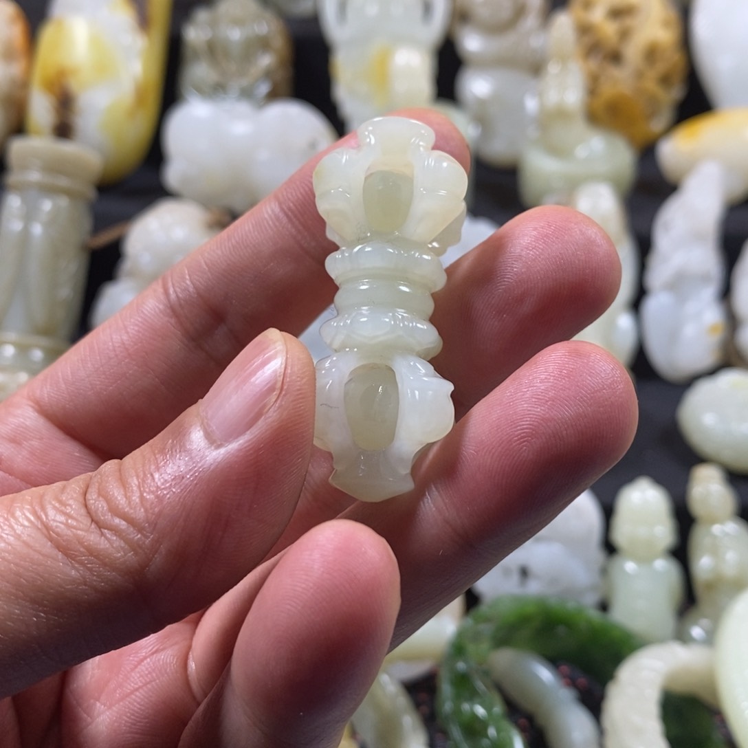 和田玉颈饰未镶嵌