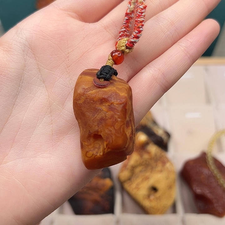 琥珀珠宝奇石未镶嵌