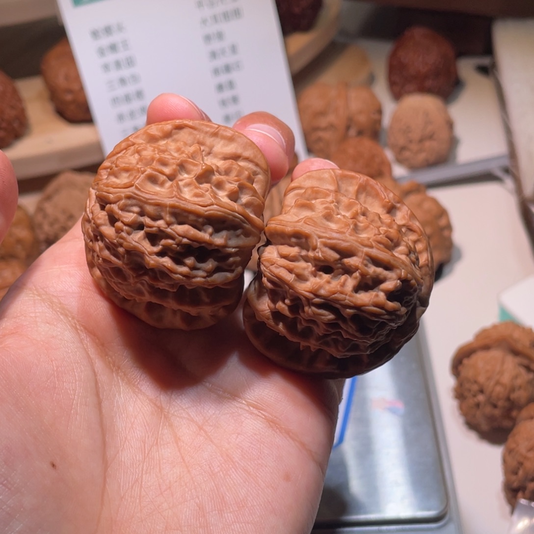 徐***儿文玩核桃吊坠43 42 白狮子 5707