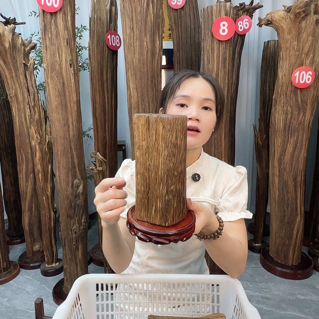 沉香碎屑沉香沉香原料摆件沉香原料摆件