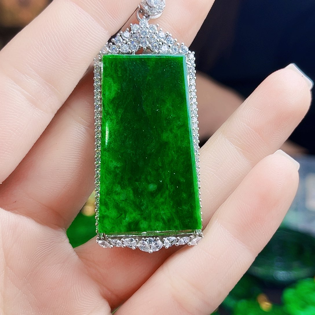 颈饰银S925镶嵌翡翠多样性