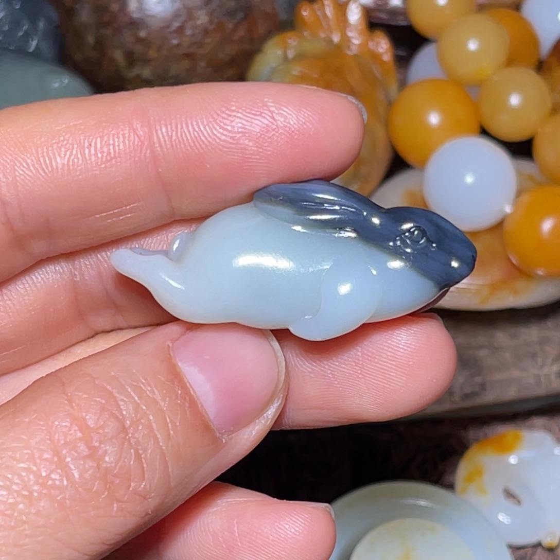 和田玉未镶嵌车挂