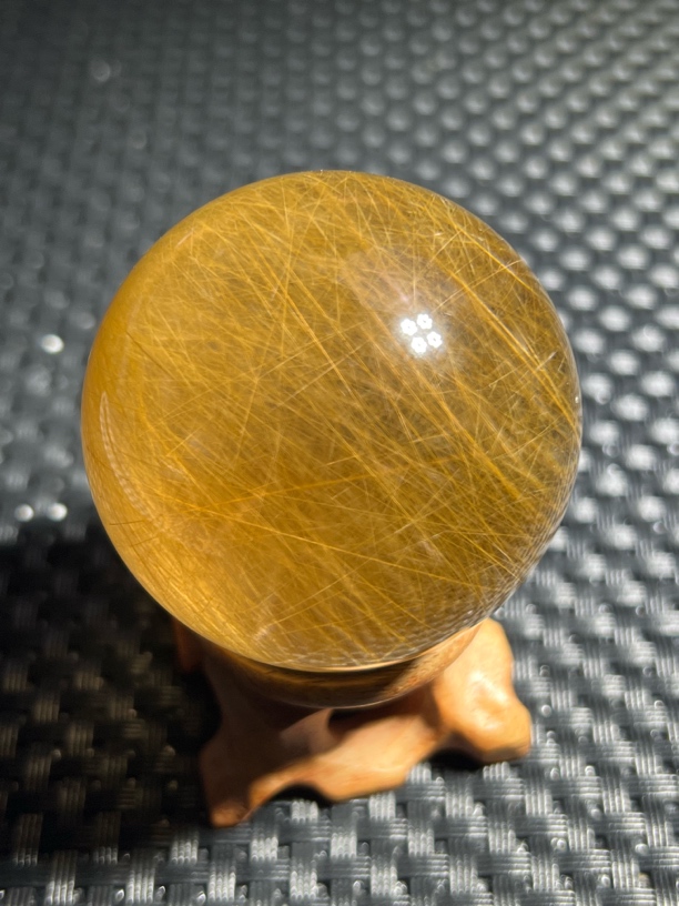 天然水晶金发精水晶球直径4.6cm全净体