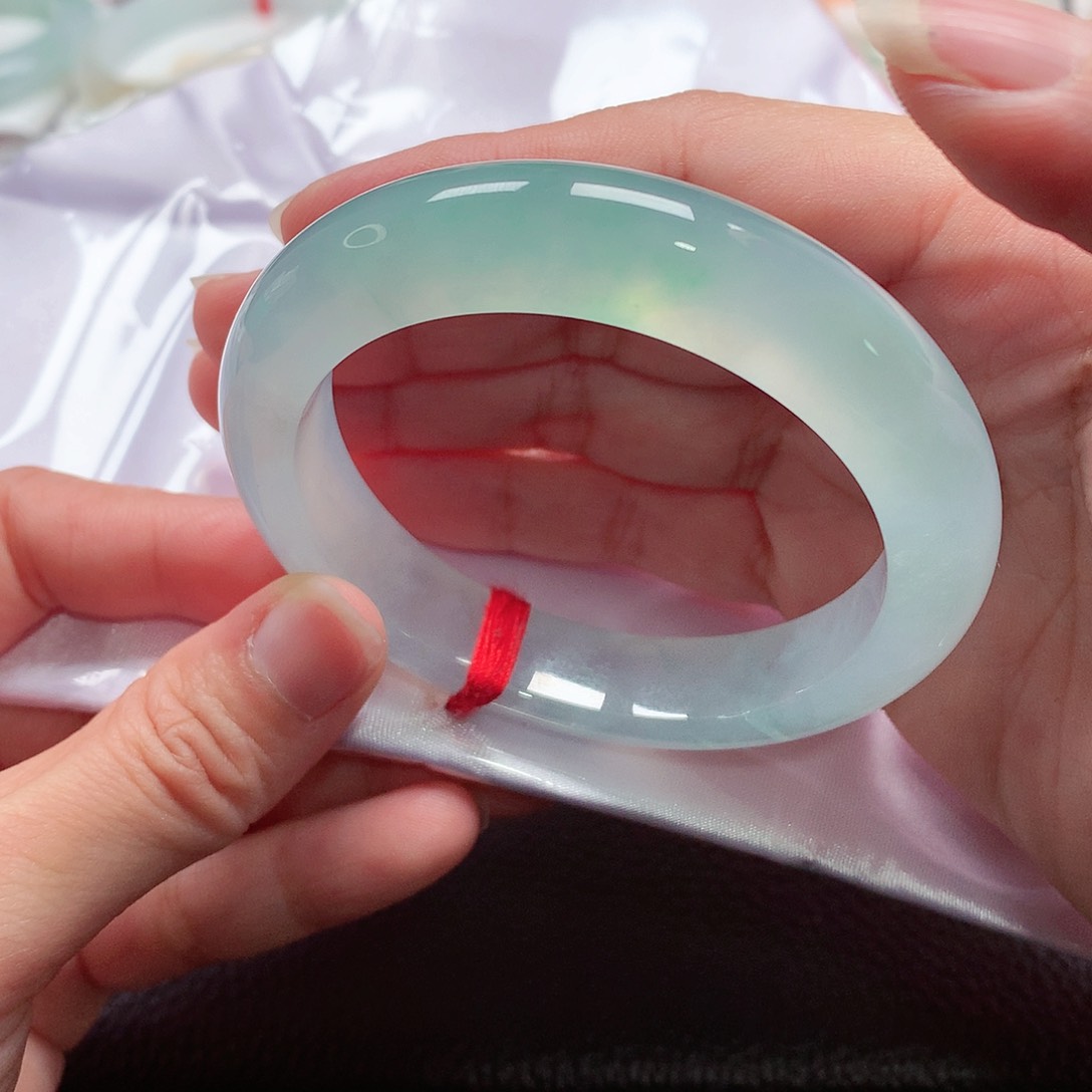 翡翠手镯未镶嵌天然A货翡翠手镯