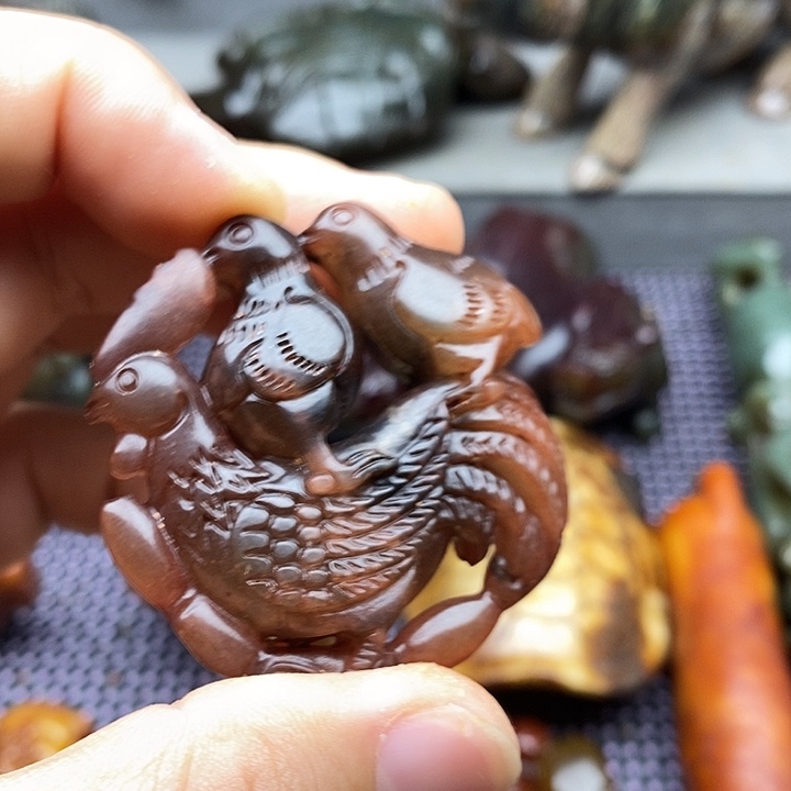 未镶嵌蛇纹石玉颈饰