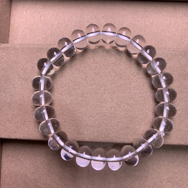 A 223  卡10mm白算盘手串