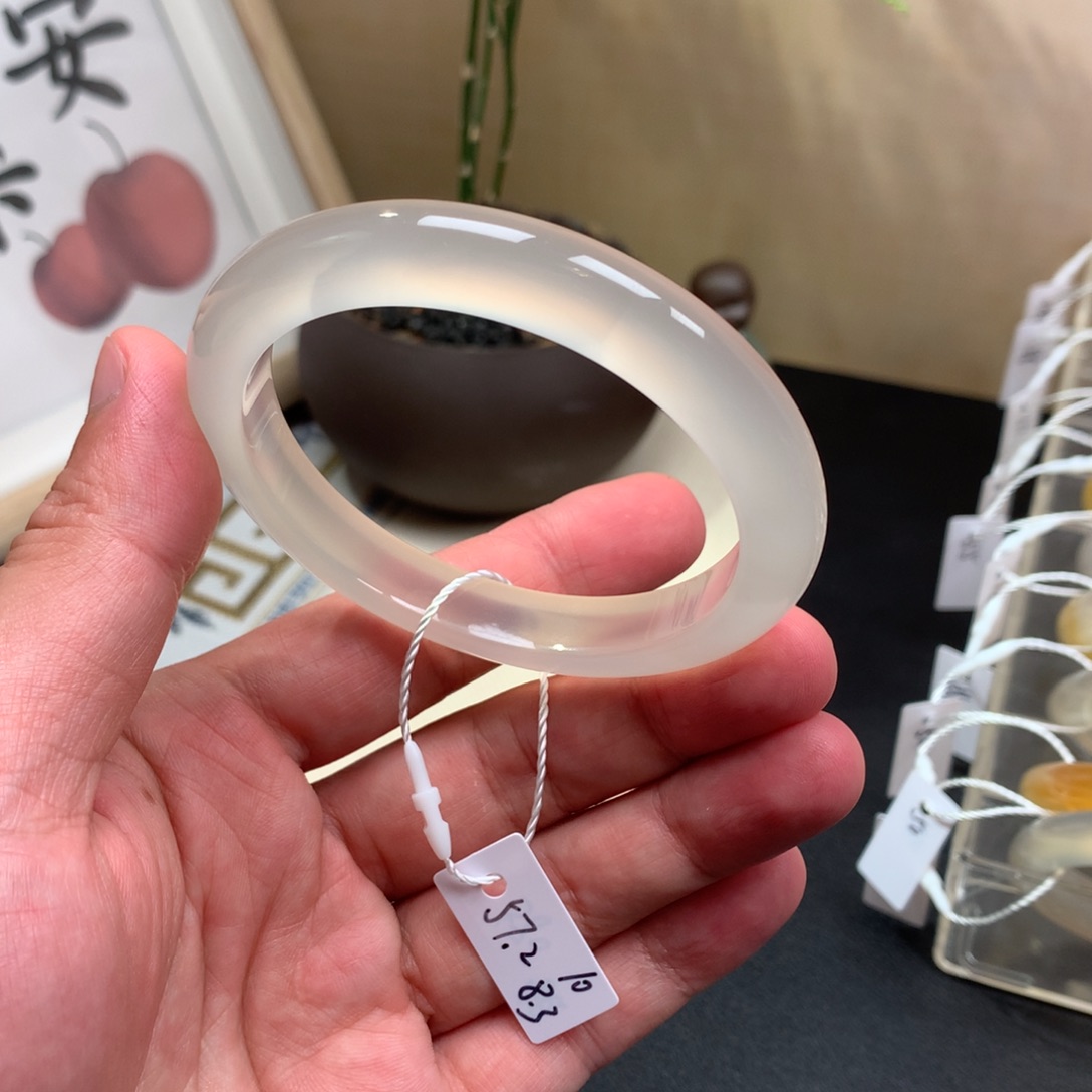 玛瑙/玉髓手镯未镶嵌甜