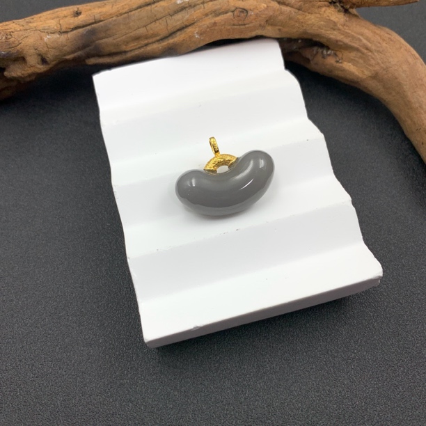 和田玉吊坠-多样性发一-250626032【尺寸约21*27mm】