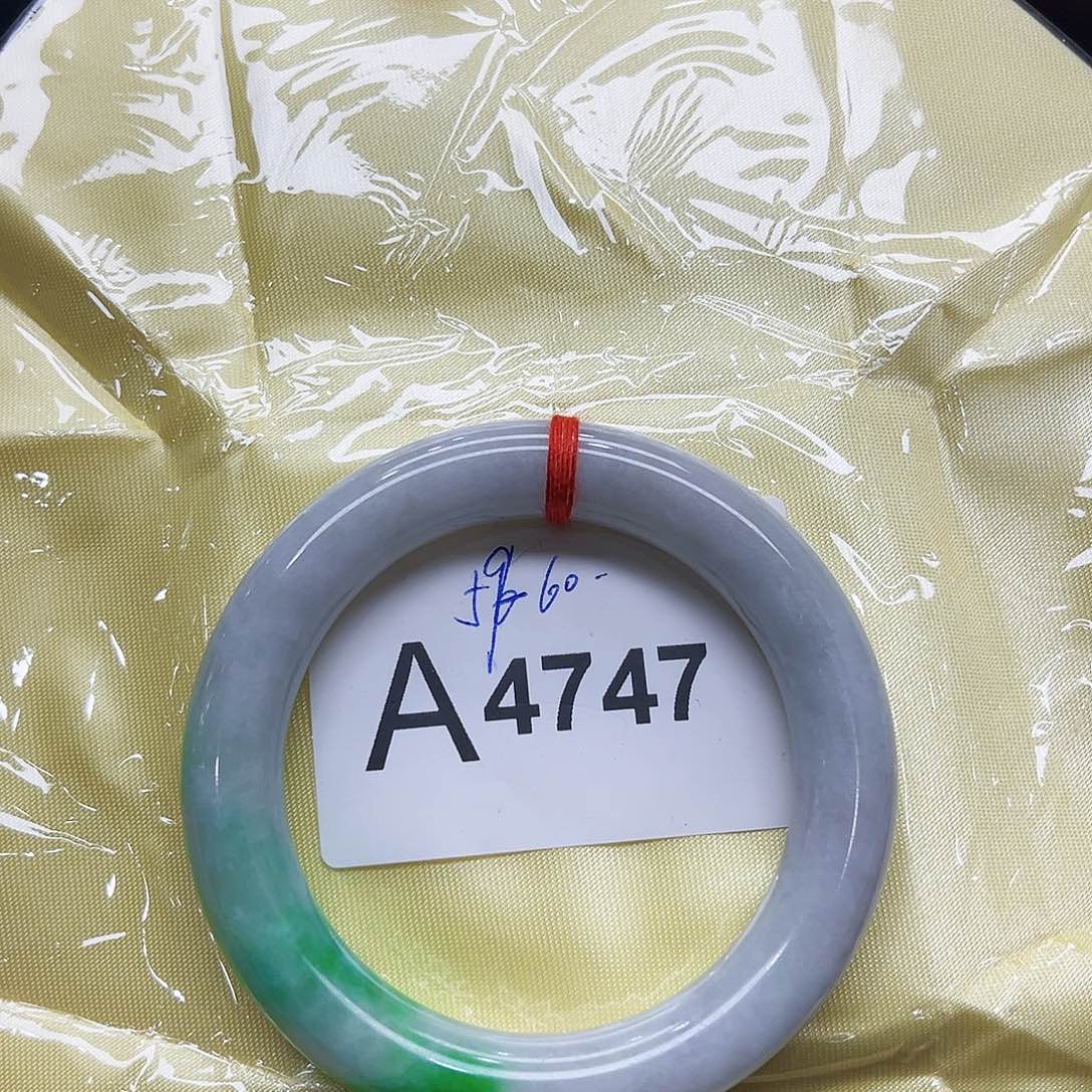 翡翠手镯未镶嵌多样性
