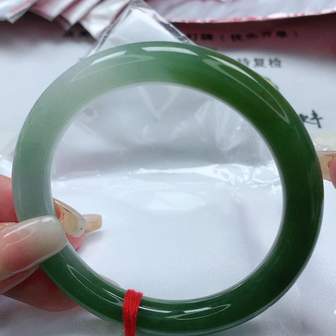 【闪购商品】翡翠手镯未镶嵌L****r缅甸天然A货翡翠