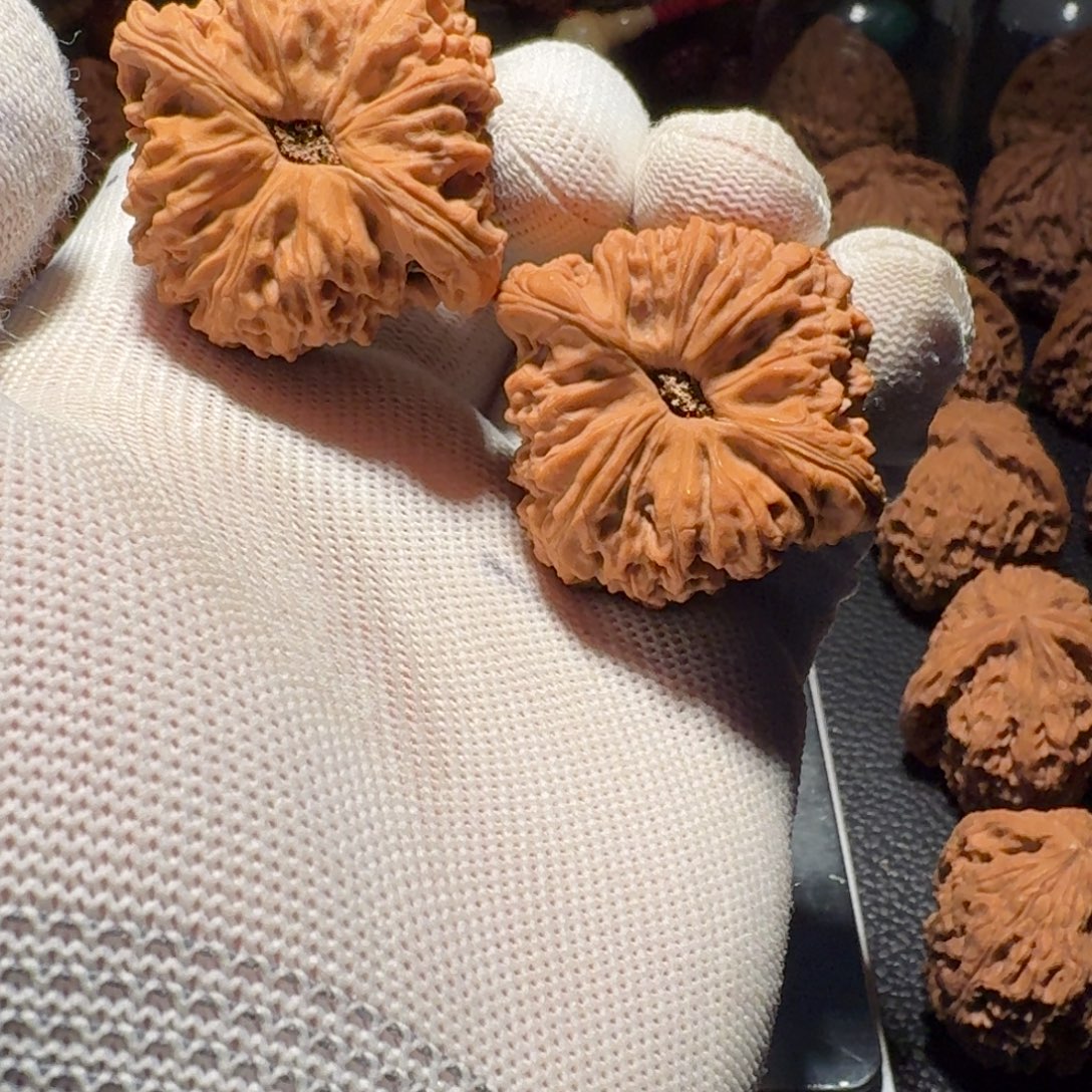 飞***)文玩核桃吊坠有修有黄有色差