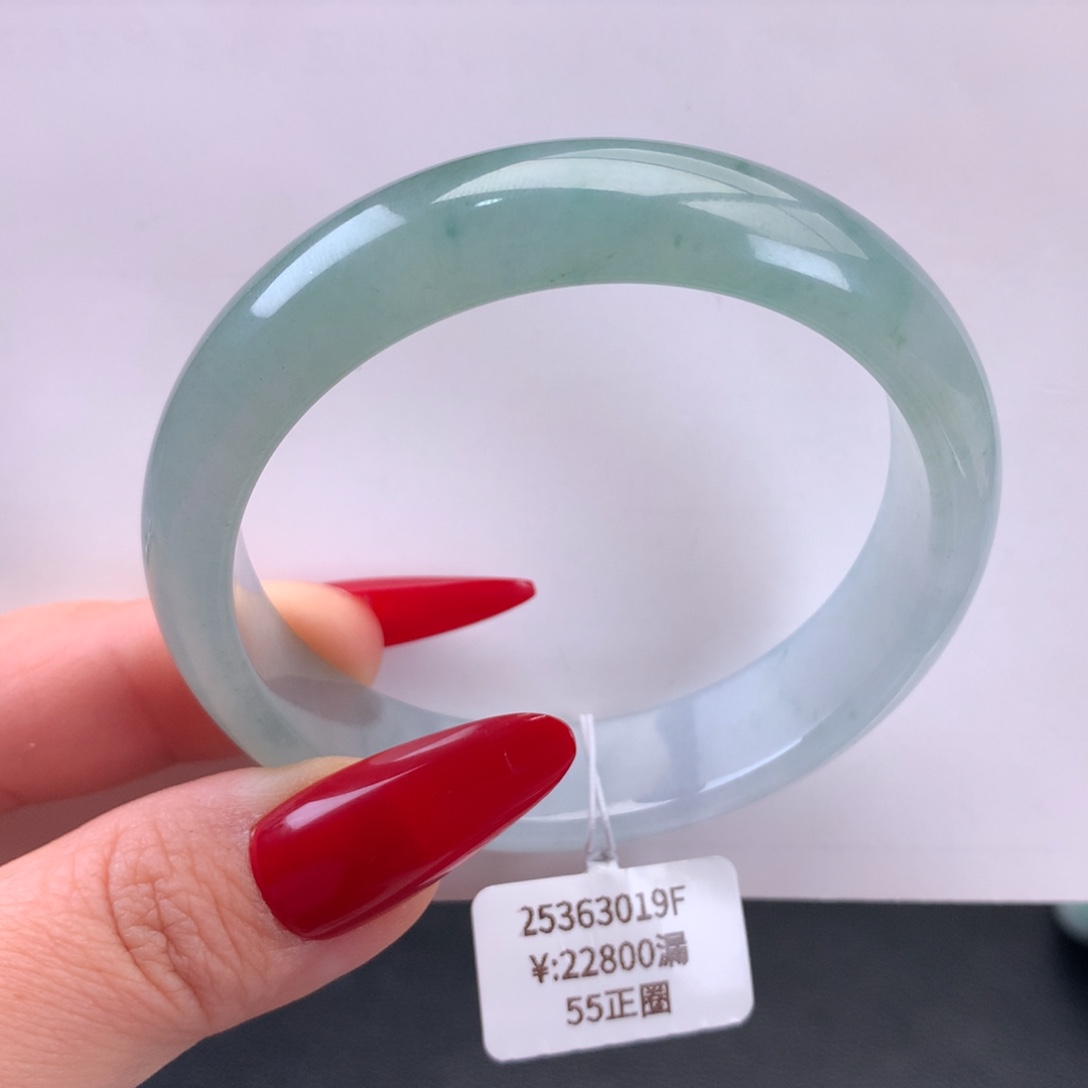 翡翠手镯未镶嵌糯冰飘蓝正圈手镯