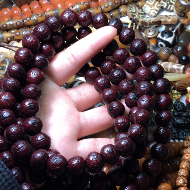 泥塑江***子东西。             