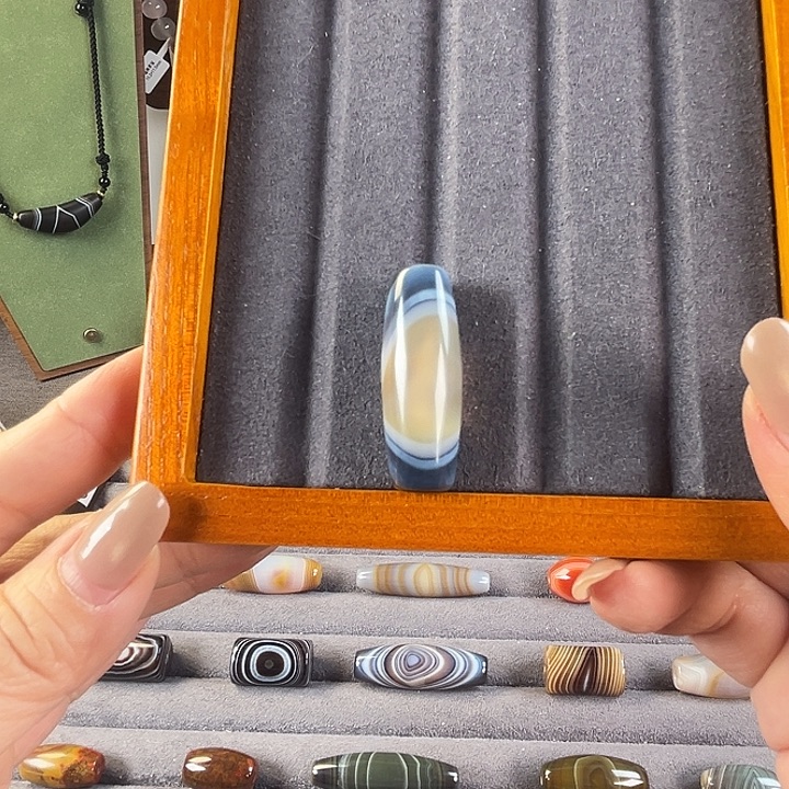 蒙***马玛瑙/玉髓合金颈饰