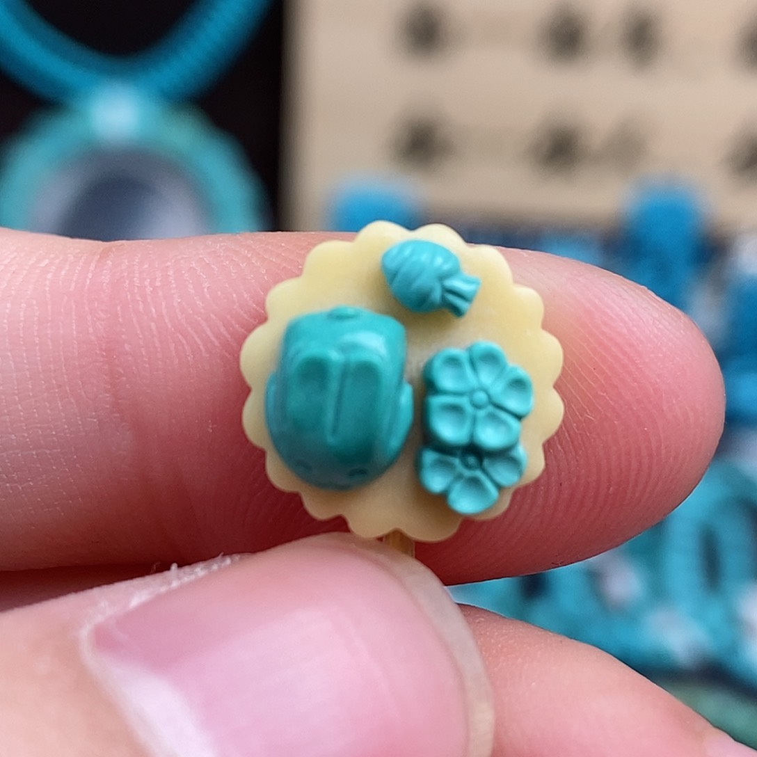 绿松石雕刻未镶嵌