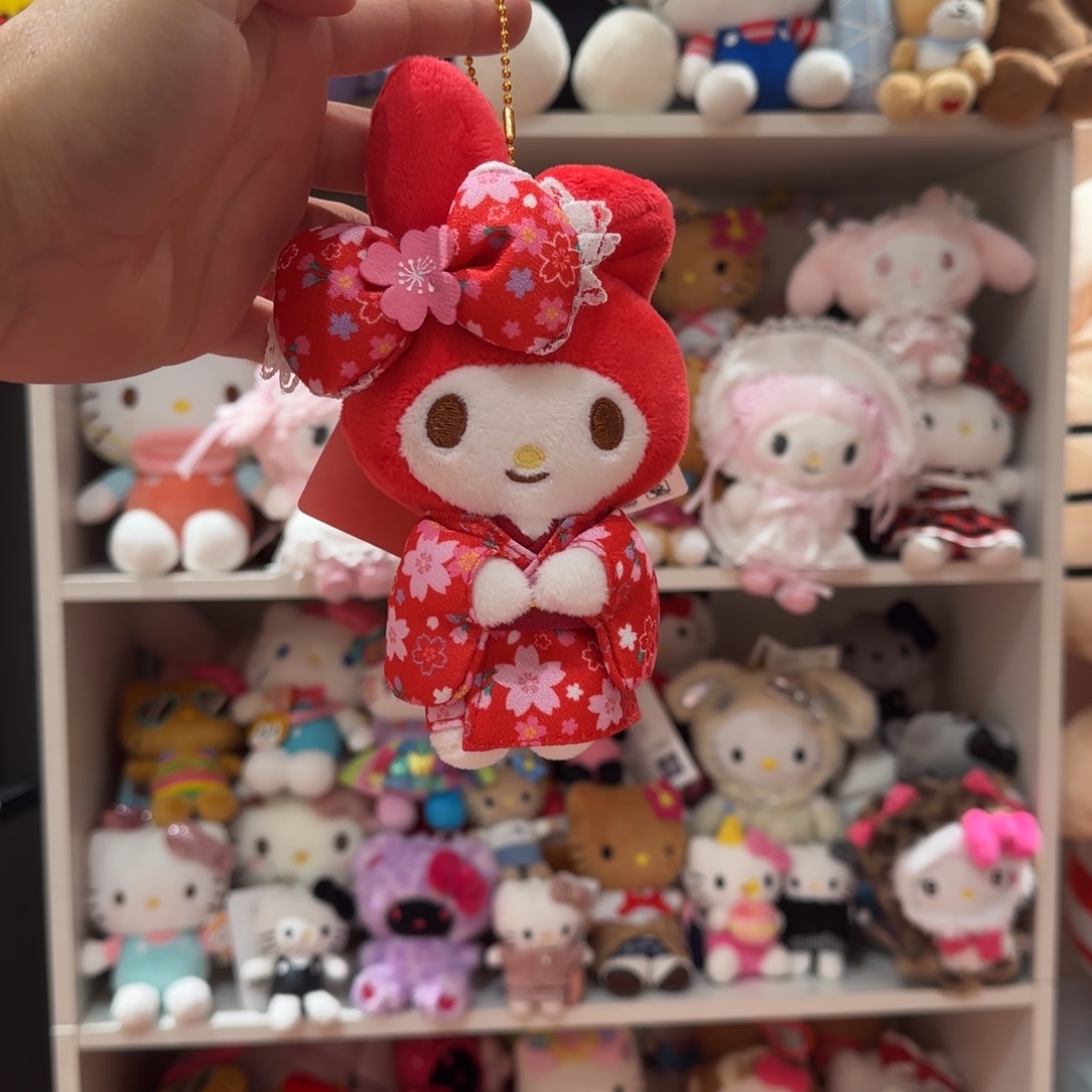 毛绒红色和服美乐蒂挂件