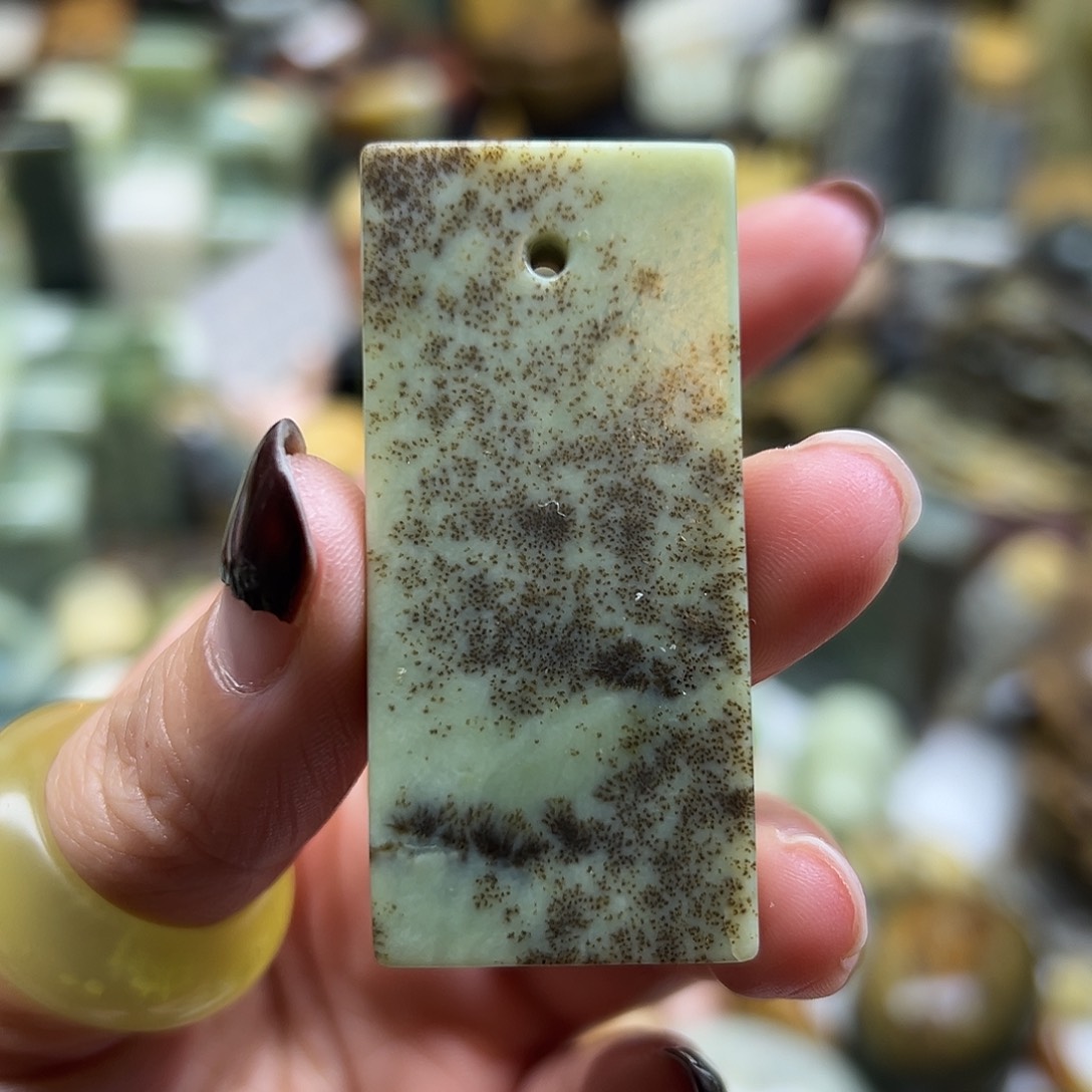 岫玉未镶嵌颈饰辽阳料水草牌牌