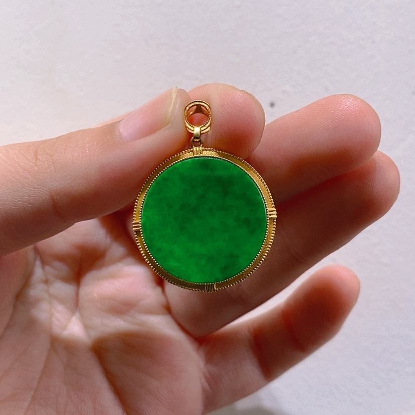 【闪购商品】颈饰18K金镶嵌翡翠