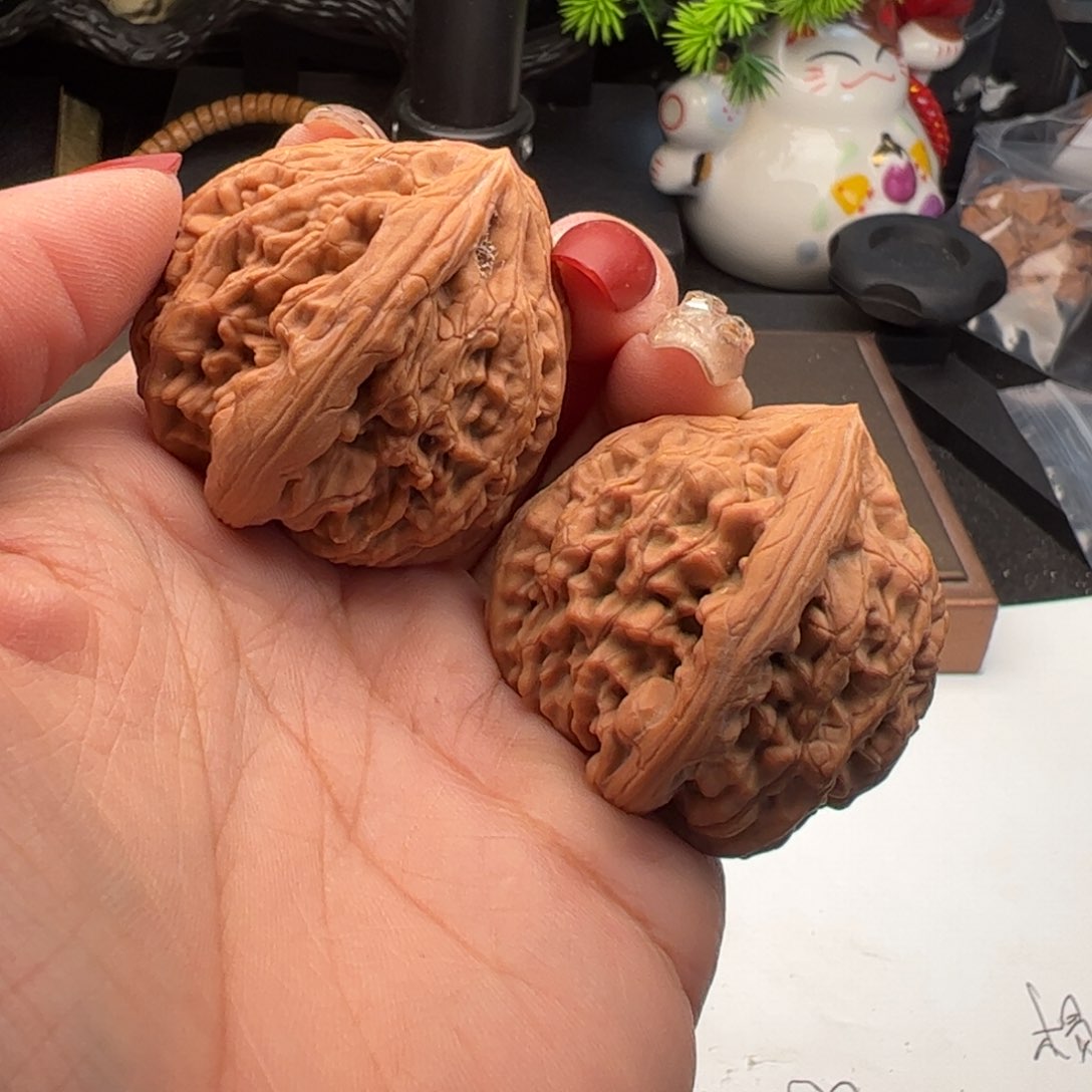 文玩核桃吊坠滢虎头王40