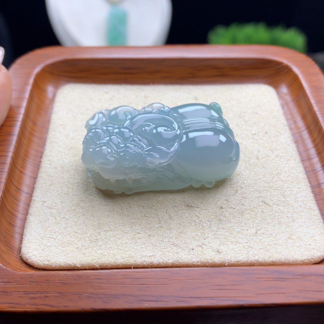 翡翠未镶嵌颈饰翡翠3