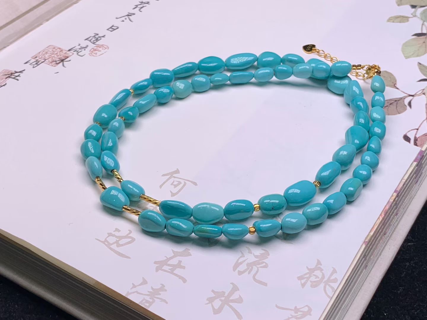 原矿高瓷蓝精品绿松石糖豆随形项链，干净无线，玻璃光泽，直径5-7