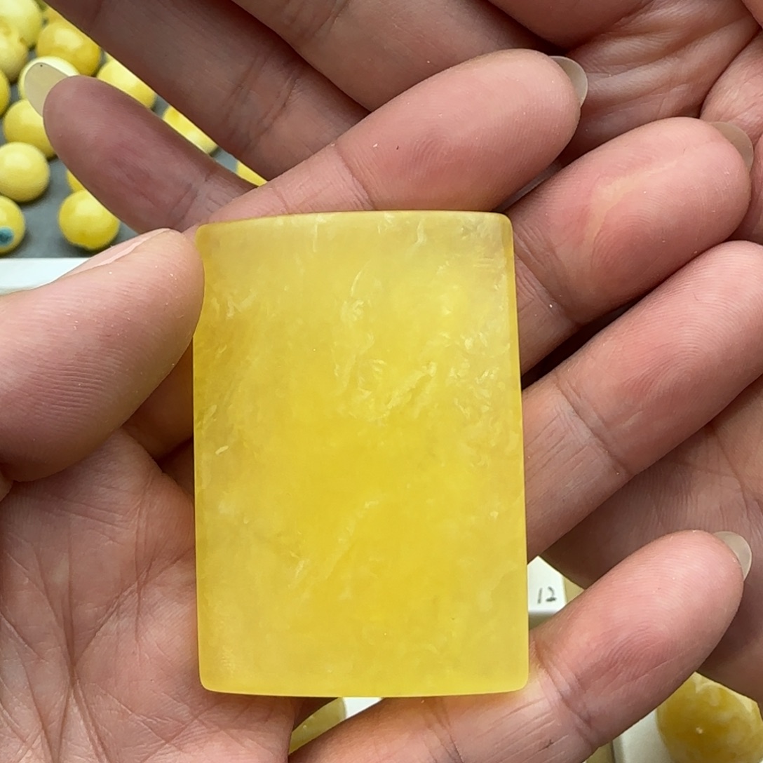 亮***蜜蜡未镶嵌裸石微瑕无事牌