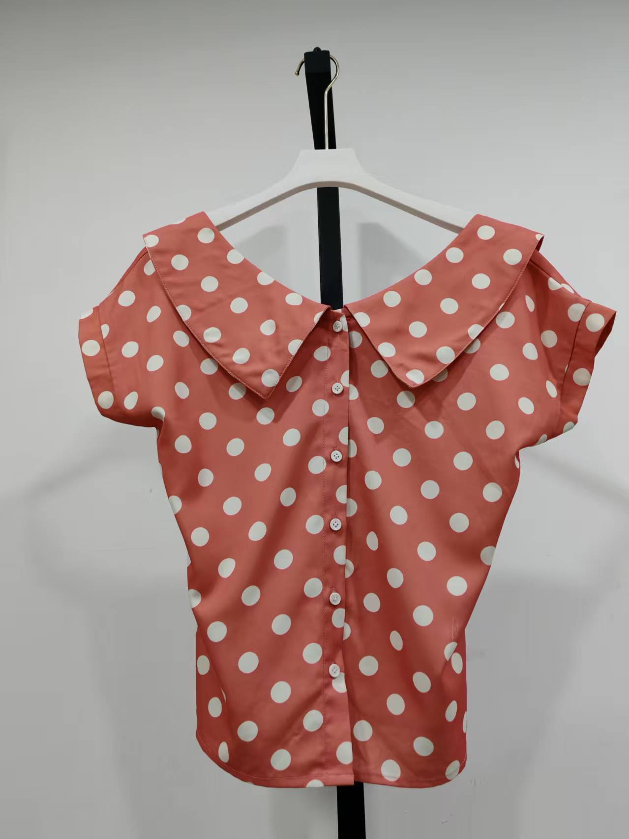 40 大翻领点点小T恤 默认微瑕 无运费险