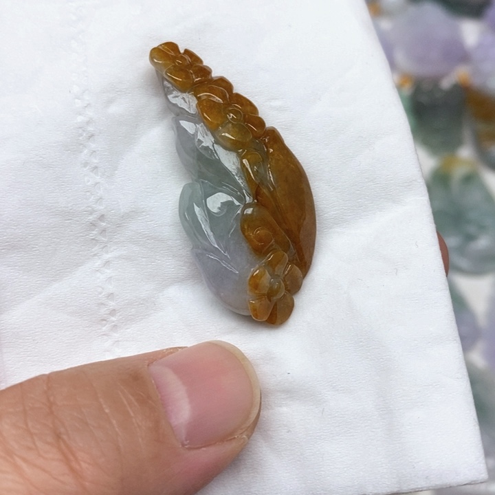 翡翠未镶嵌颈饰28号