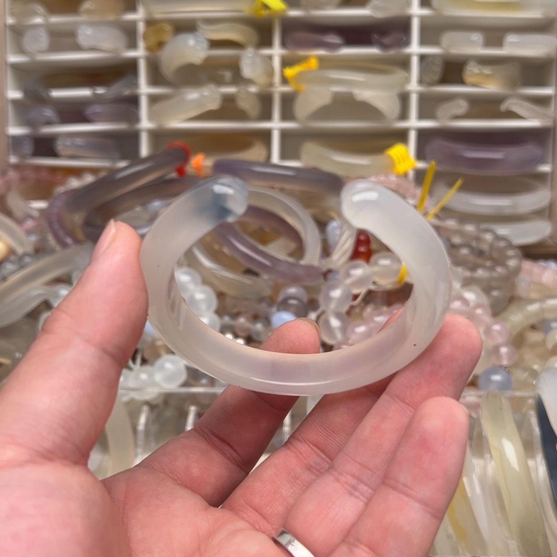 玛瑙/玉髓未镶嵌手镯59.0圈口出单号运费10不退