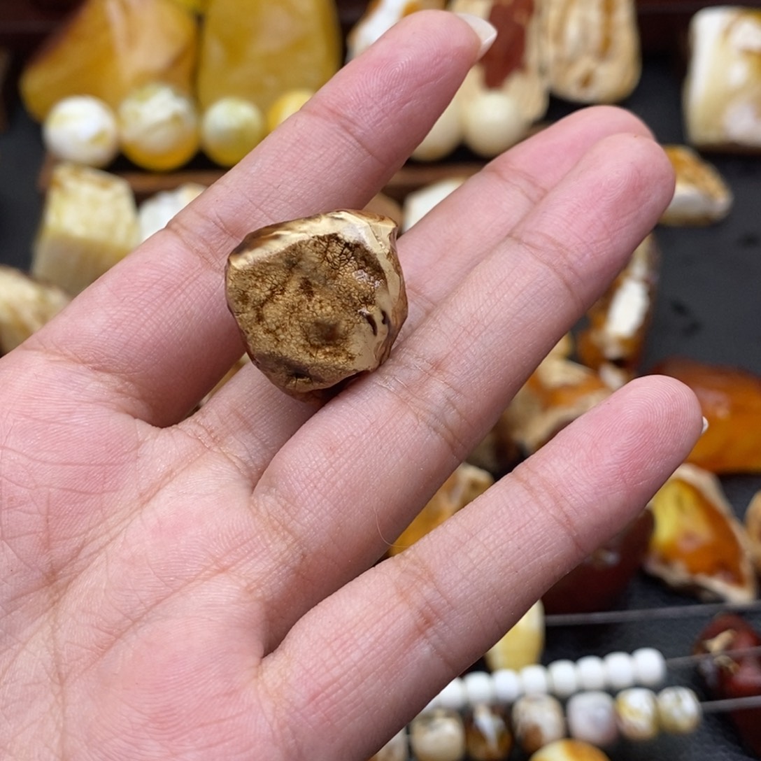 岩***弟定制琥珀未镶嵌蜜蜡