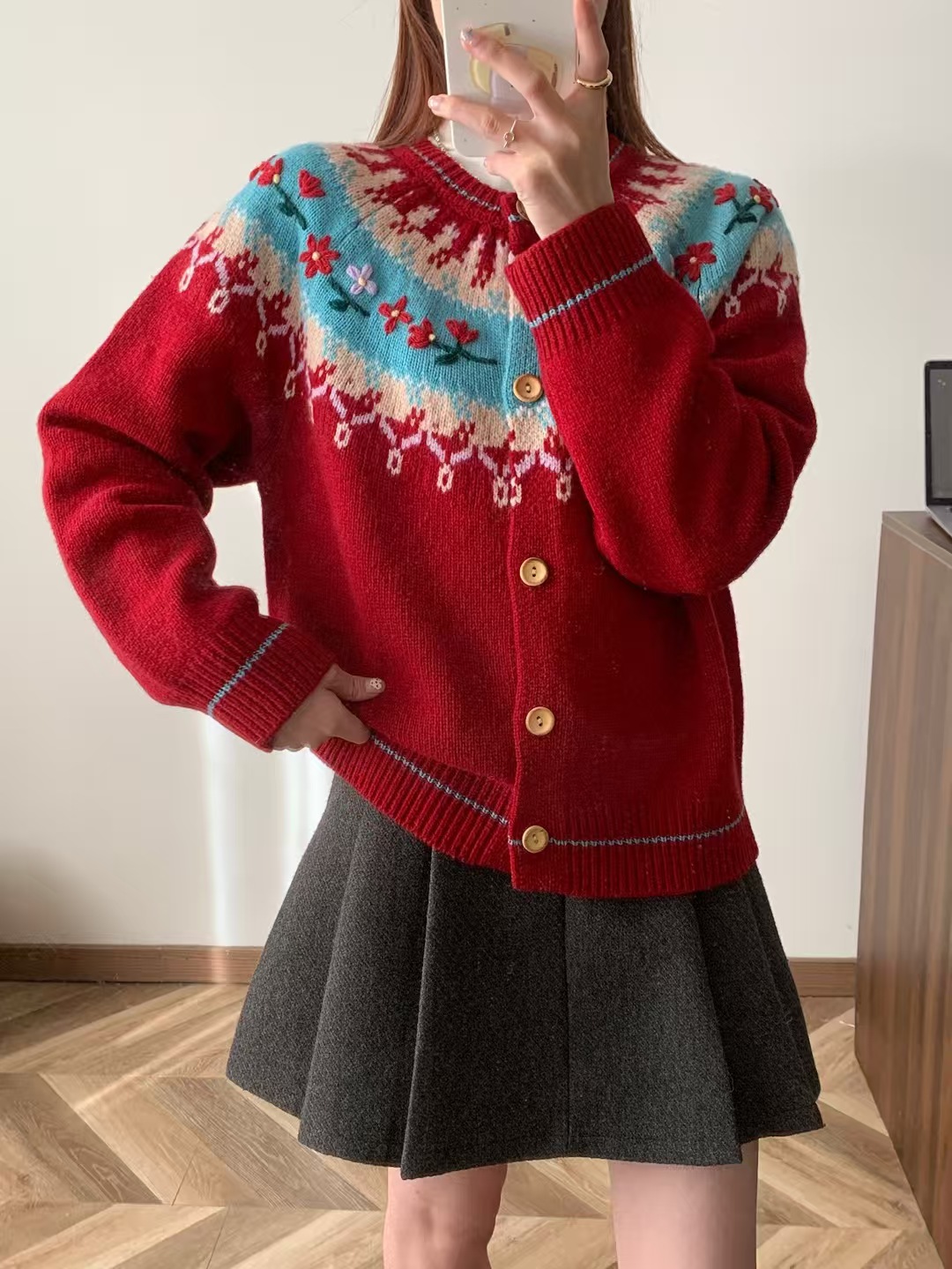 韩系圆领费尔岛红色开衫针织衫