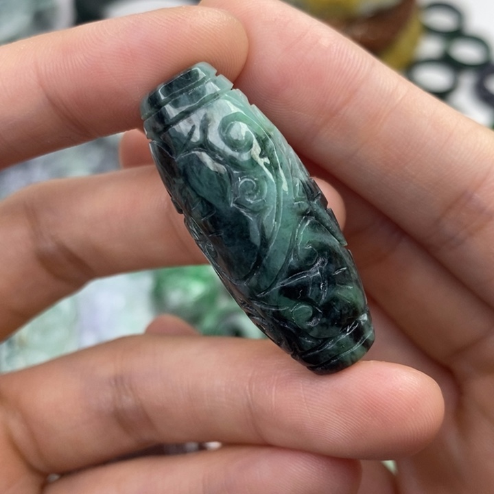 颈饰未镶嵌翡翠吊坠