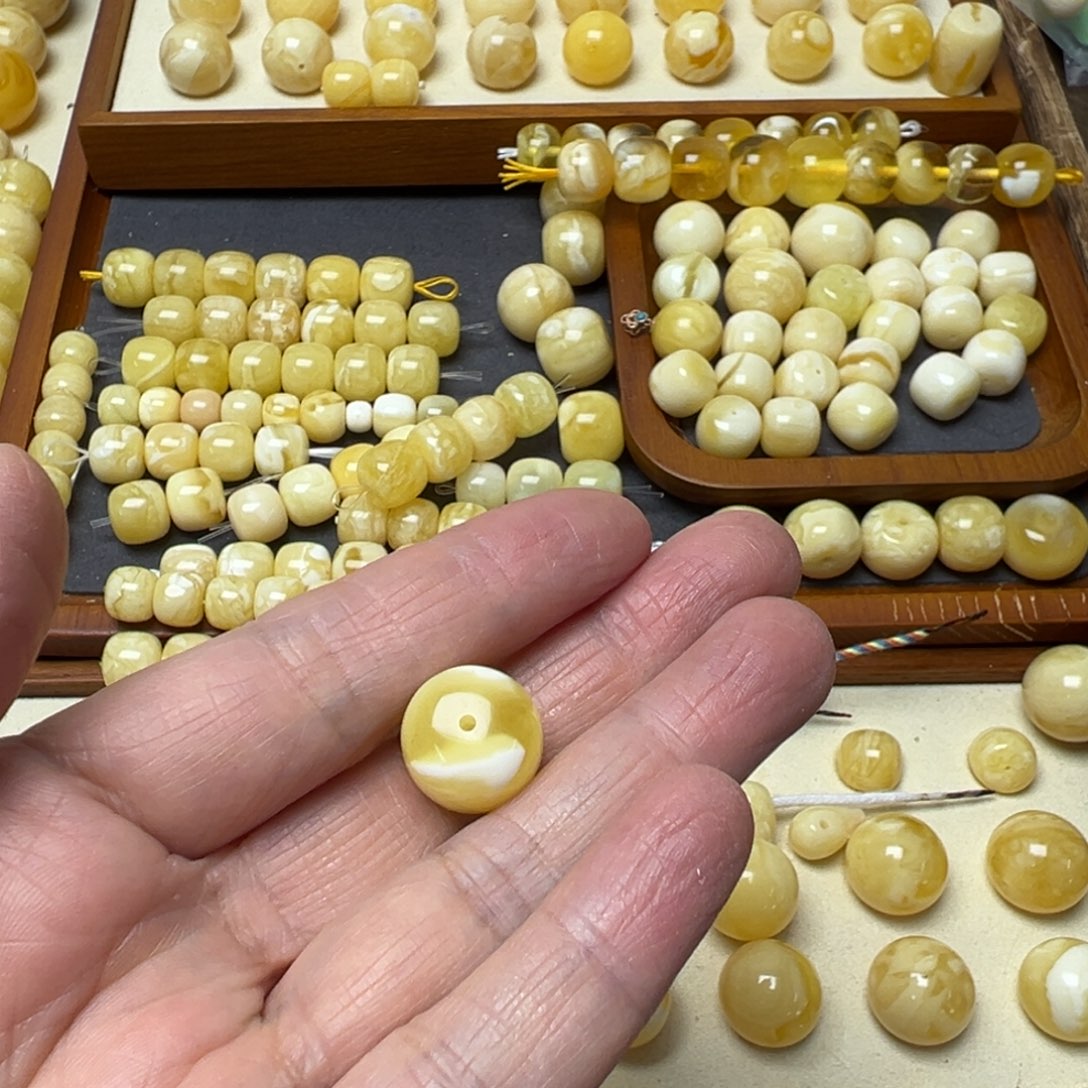丁***胜琥珀未镶嵌裸石琥珀蜜蜡