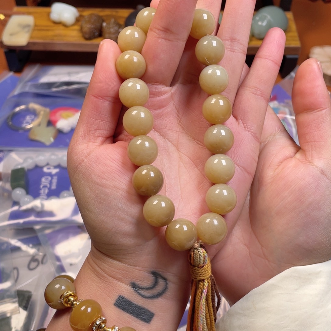 和田玉（糖玉）未镶嵌车挂