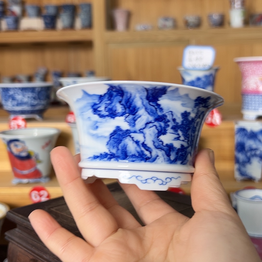 朱***e墨奈手绘陶瓷花盆