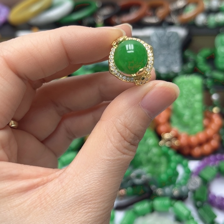 翡翠未镶嵌手链戒指1