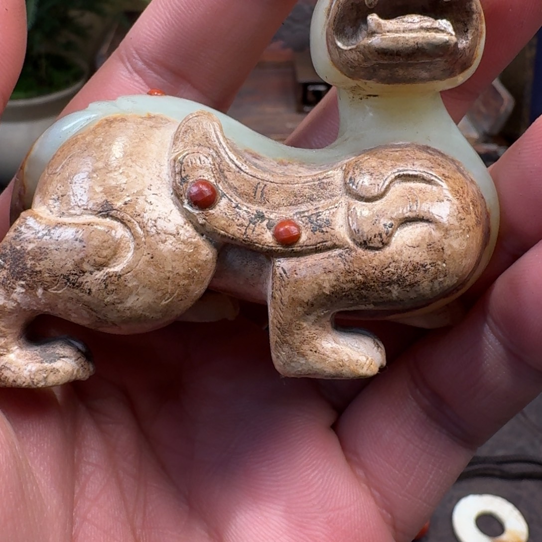 生***威和田玉（糖玉）未镶嵌颈饰