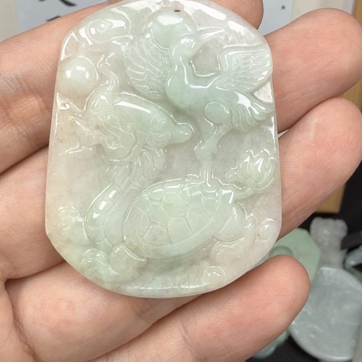 翡翠挂件未镶嵌翡翠