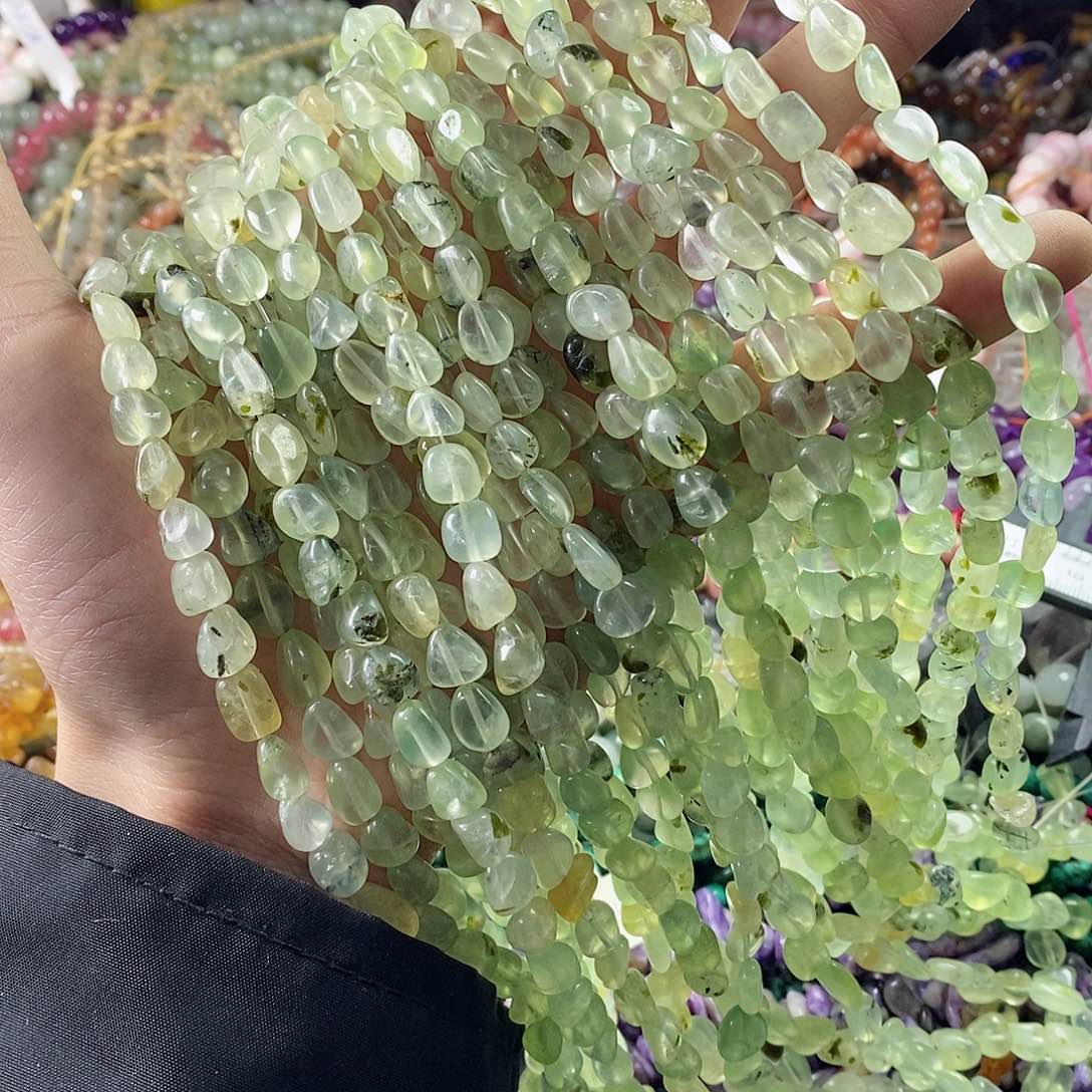 玛瑙/玉髓珠宝半成品未镶嵌一条天然不规则小葡萄石8mm左右